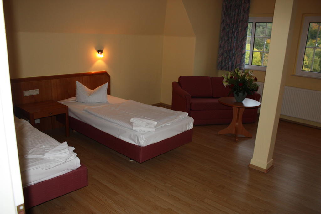 Hotel Stubenberg Gernrode  Oda fotoğraf